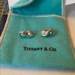 TIFFANY & CO DOUBLE PEARL INFINITY EARRINGS